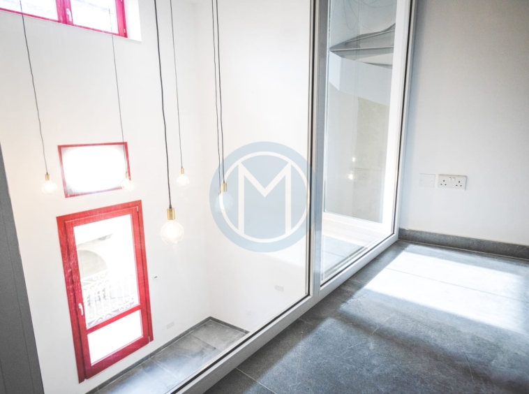 Mosta Duplex Office To Let