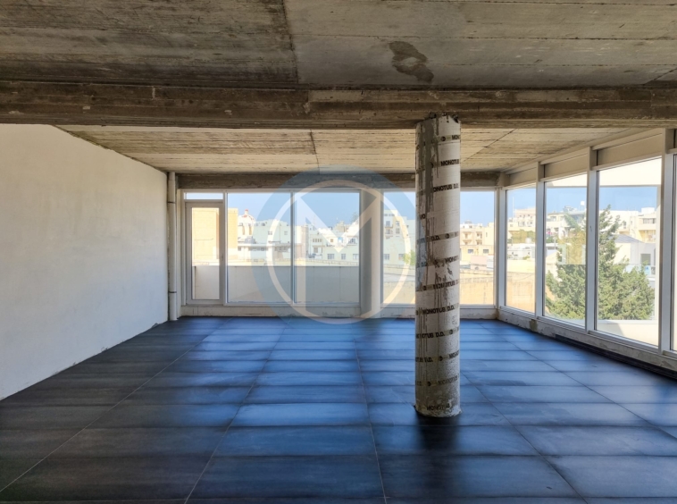 Central Penthouse Office To Let