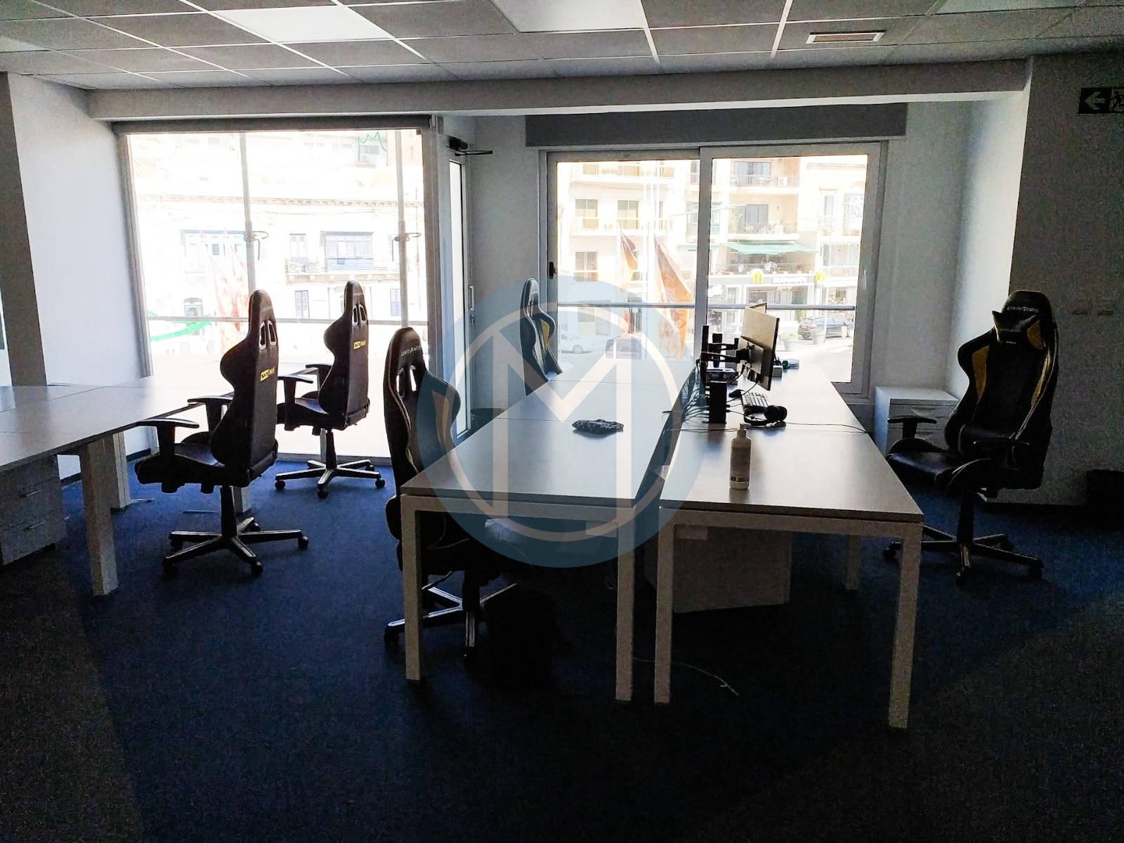 600 SQM Office To Let