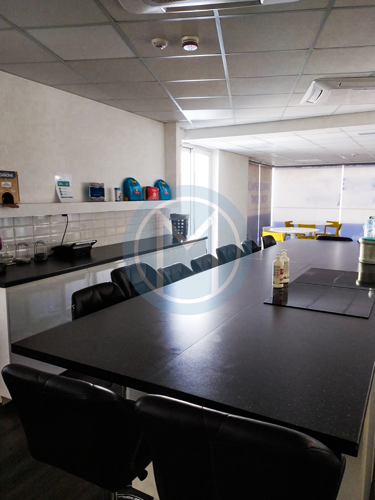 600 SQM Office To Let